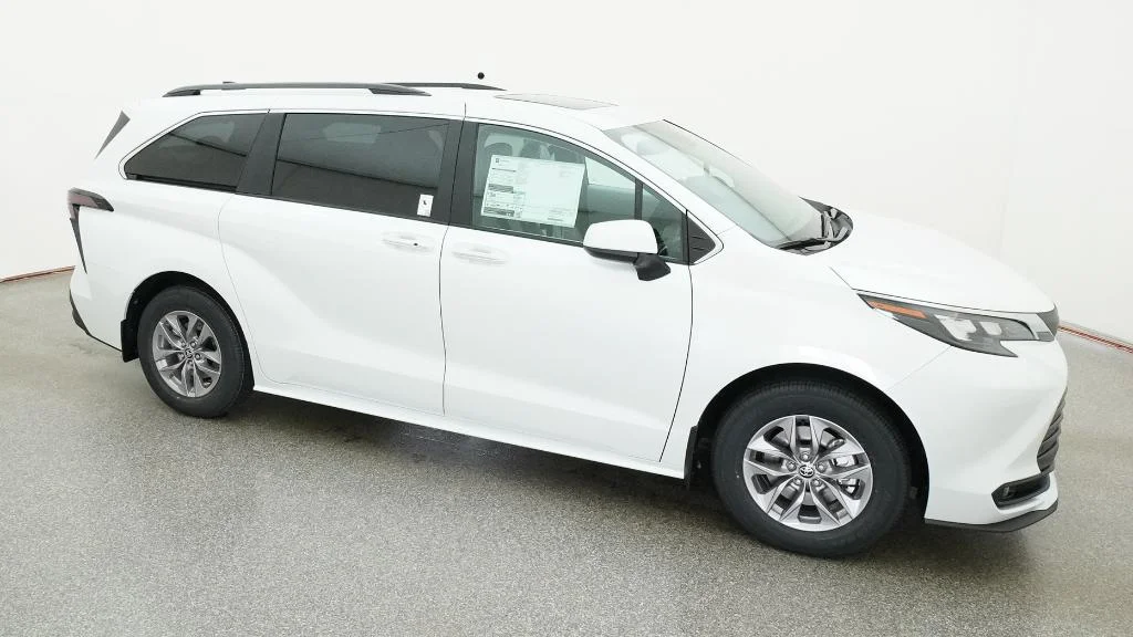 New 2026 Wind Chill Pearl Toyota XLE image 15