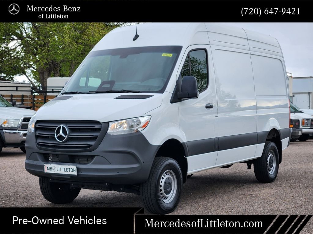 2025 Mercedes-Benz Sprinter 2500 144 WB HO Standard Roof 4x4's photo
