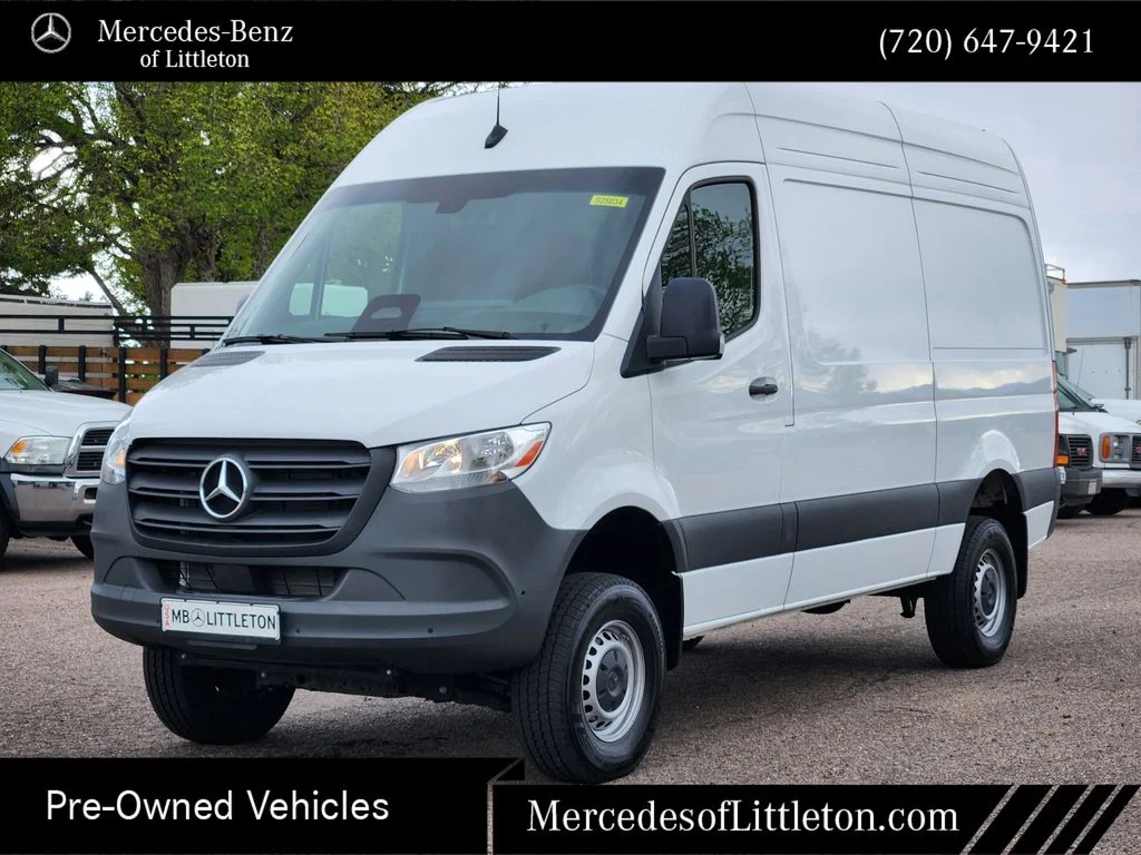 2025 Mercedes-Benz Sprinter 2500 144 WB HO Standard Roof 4x4's photo