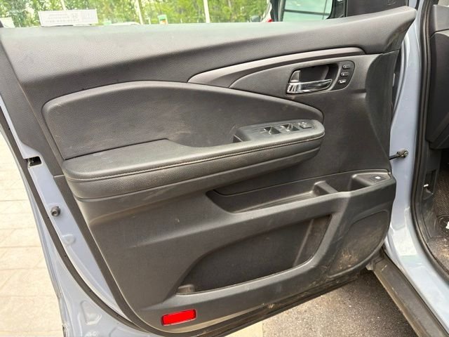 Used 2023  Honda RTL image 14