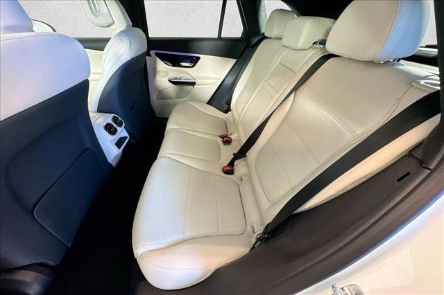 New 2026 Polar White Mercedes-Benz GLC 300 image 50