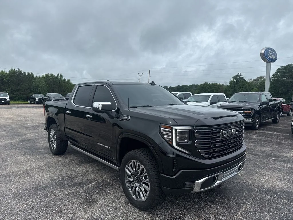 Used 2025 Onyx Black GMC Denali Ultimate image 1