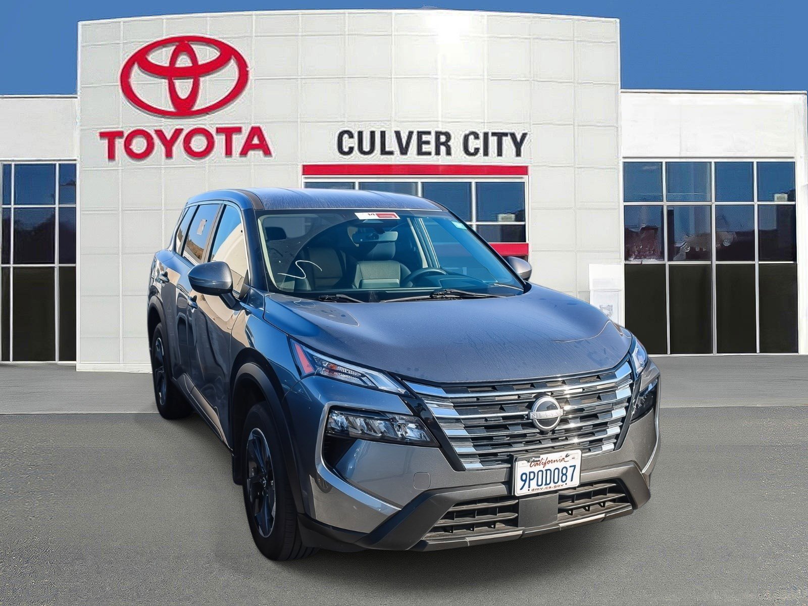 2024 Nissan Rogue SV FWD's photo