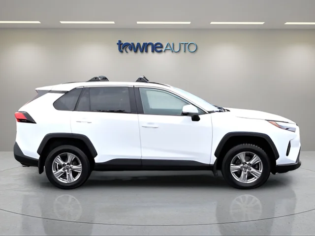 Used 2022 White Toyota XLE image 8