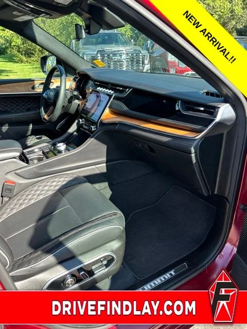 Used 2025 Red Jeep Summit Reserve image 6