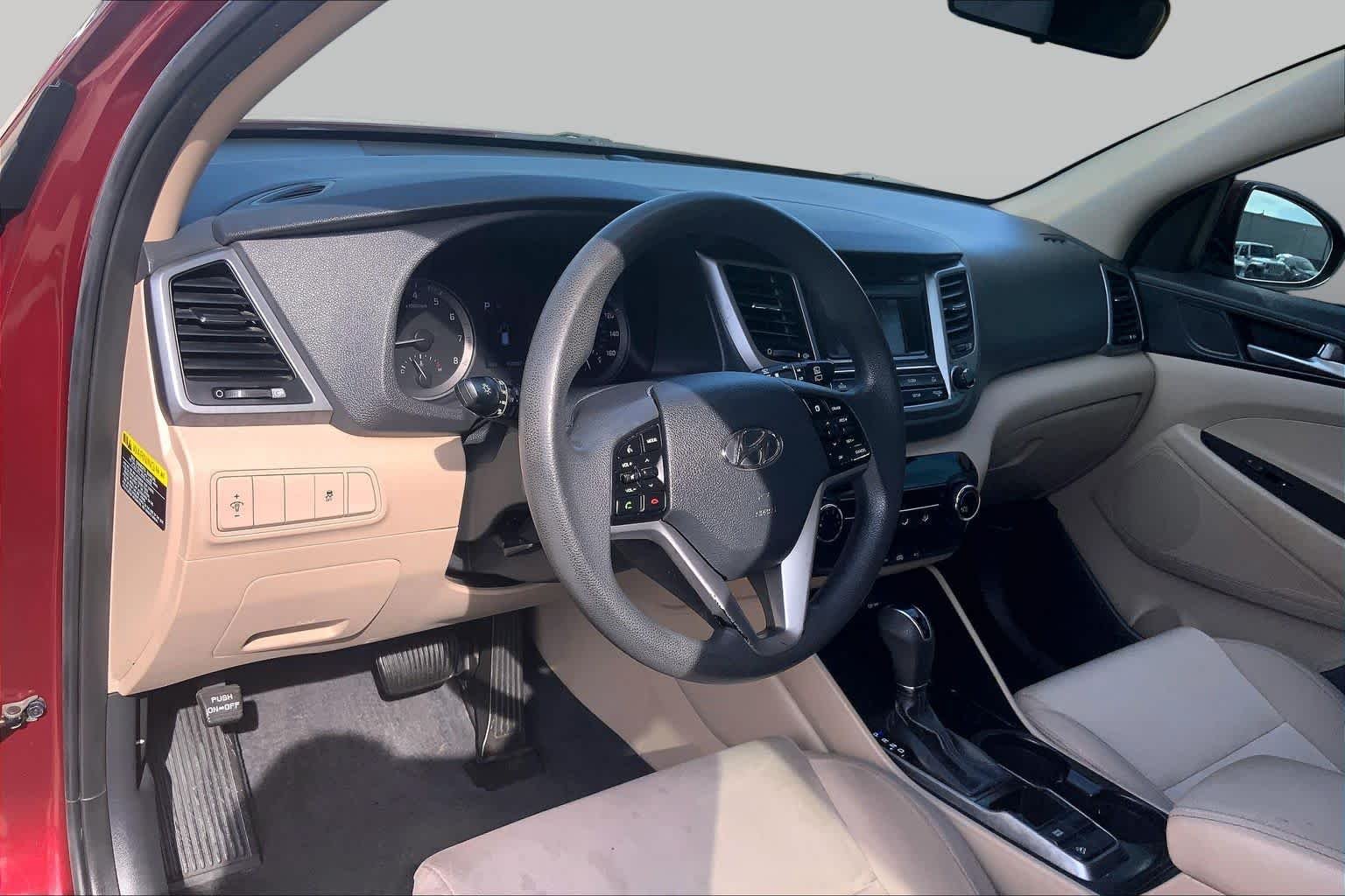 Used 2017 Ruby Wine Hyundai SE image 18