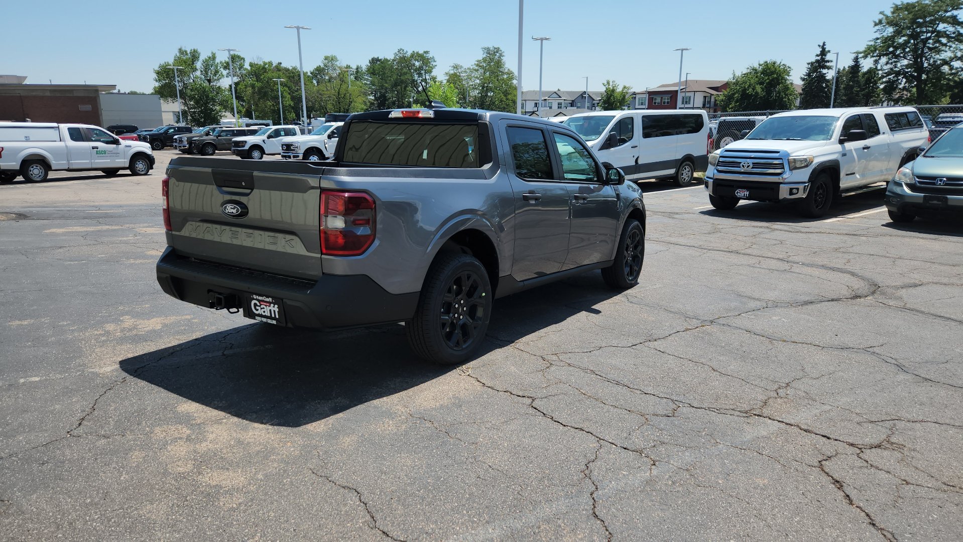 New 2026 Carbonized Gray Metallic Ford XLT image 7