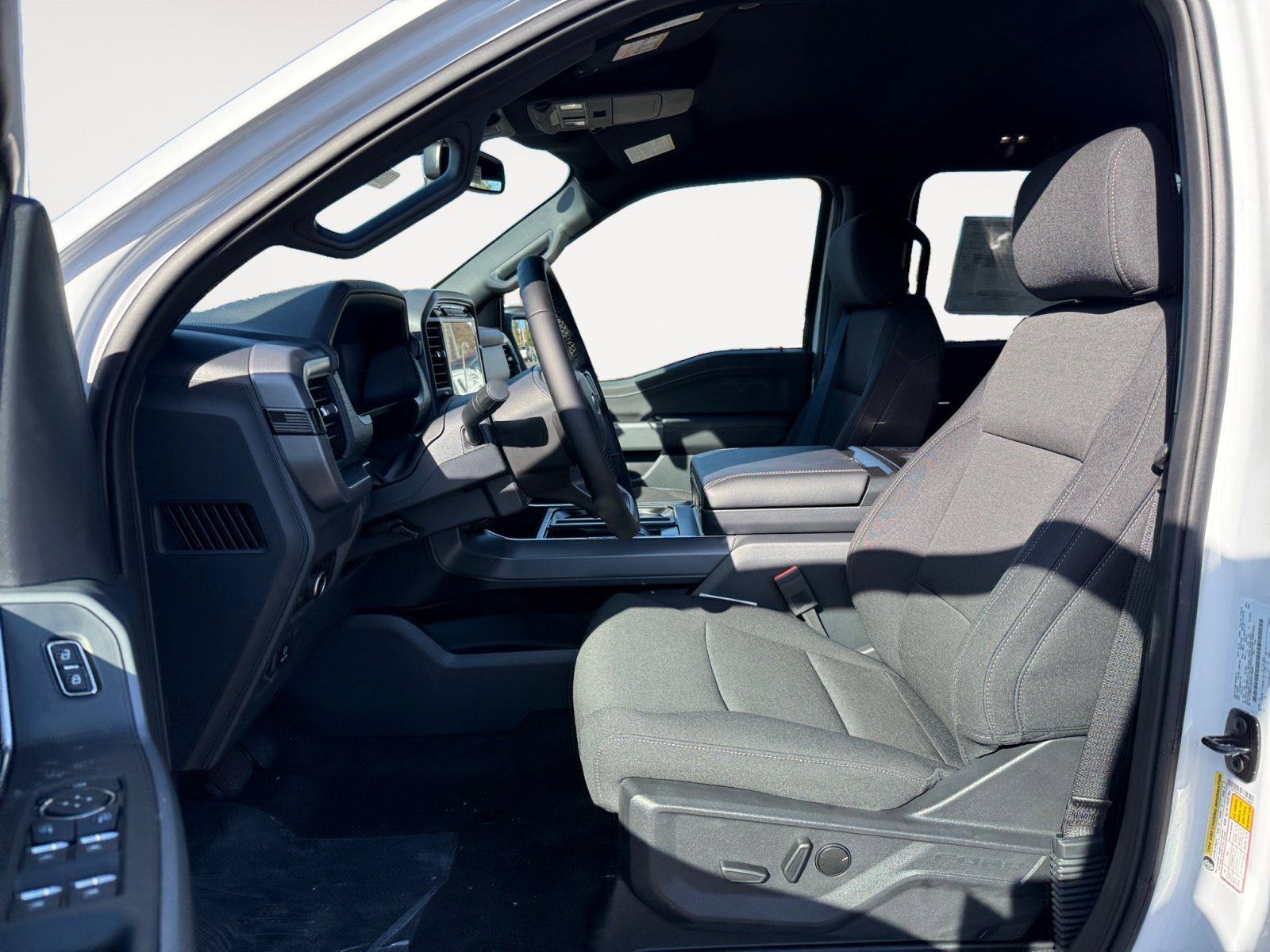 2025 Ford F-150 XLT - Photo 10