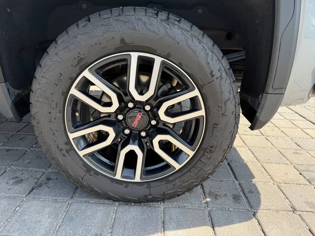Used 2023 Sterling Metallic GMC AT4 image 9
