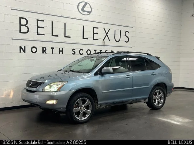 Used 2005 Blue Lexus 330 image 9
