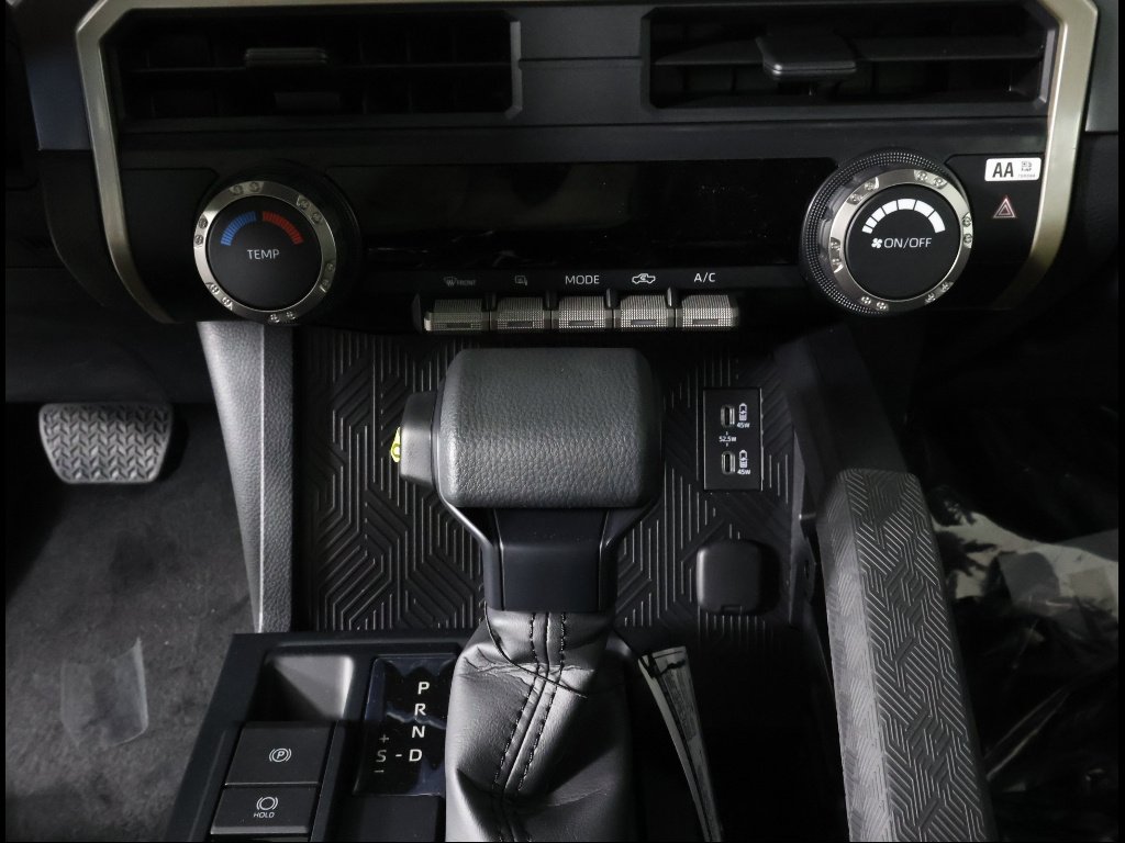 2026 Toyota Tacoma SR5 - Photo 10