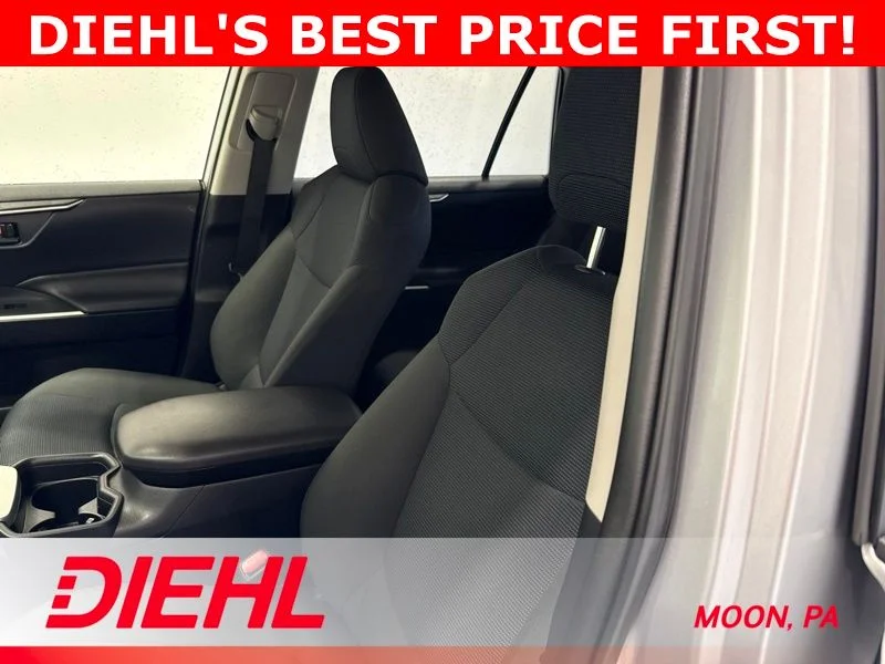 Used 2019 Silver Toyota LE image 18