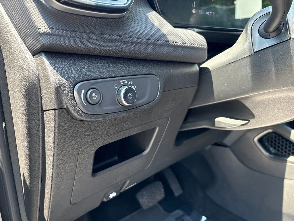 Used 2025 Gray Chevrolet LT image 15