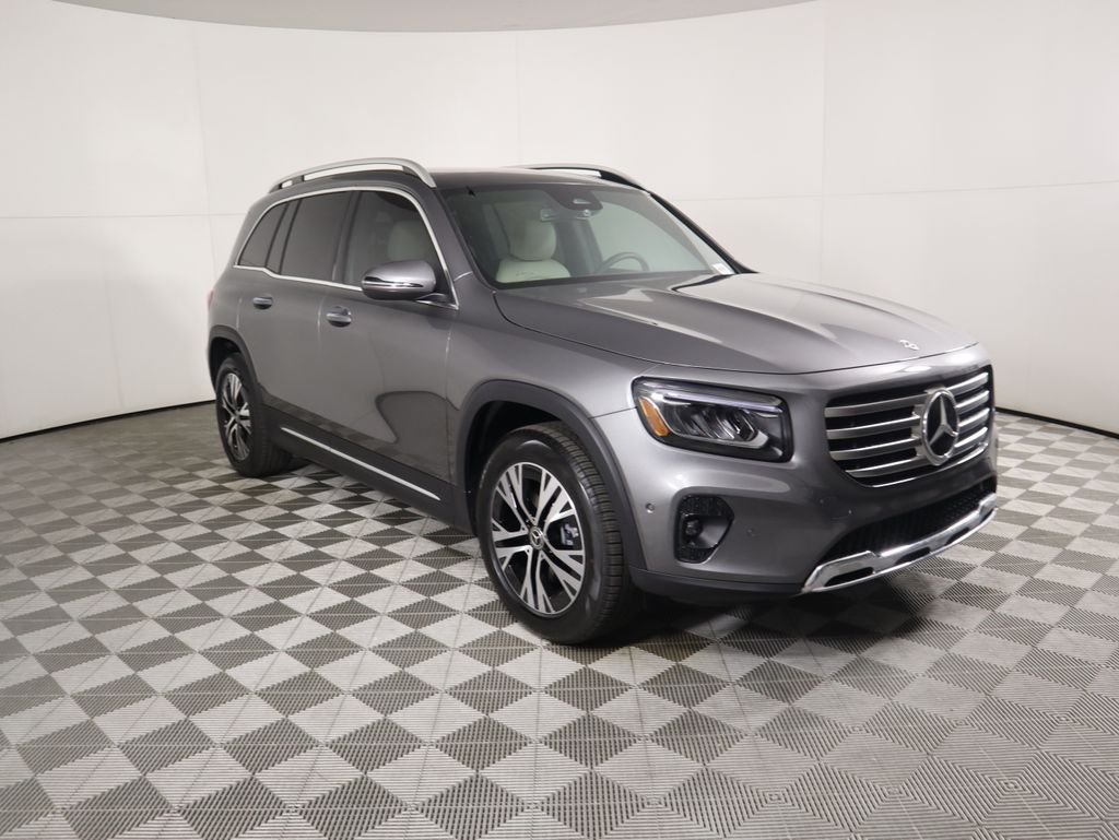 Certified Used 2026 Mountain Grey Metallic Mercedes-Benz GLB 250 image 3