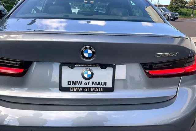 Used 2023 Skyscraper Grey Metallic BMW 330i image 8