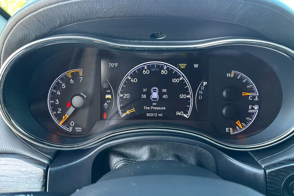 Used 2018 Silver Jeep High Altitude image 15