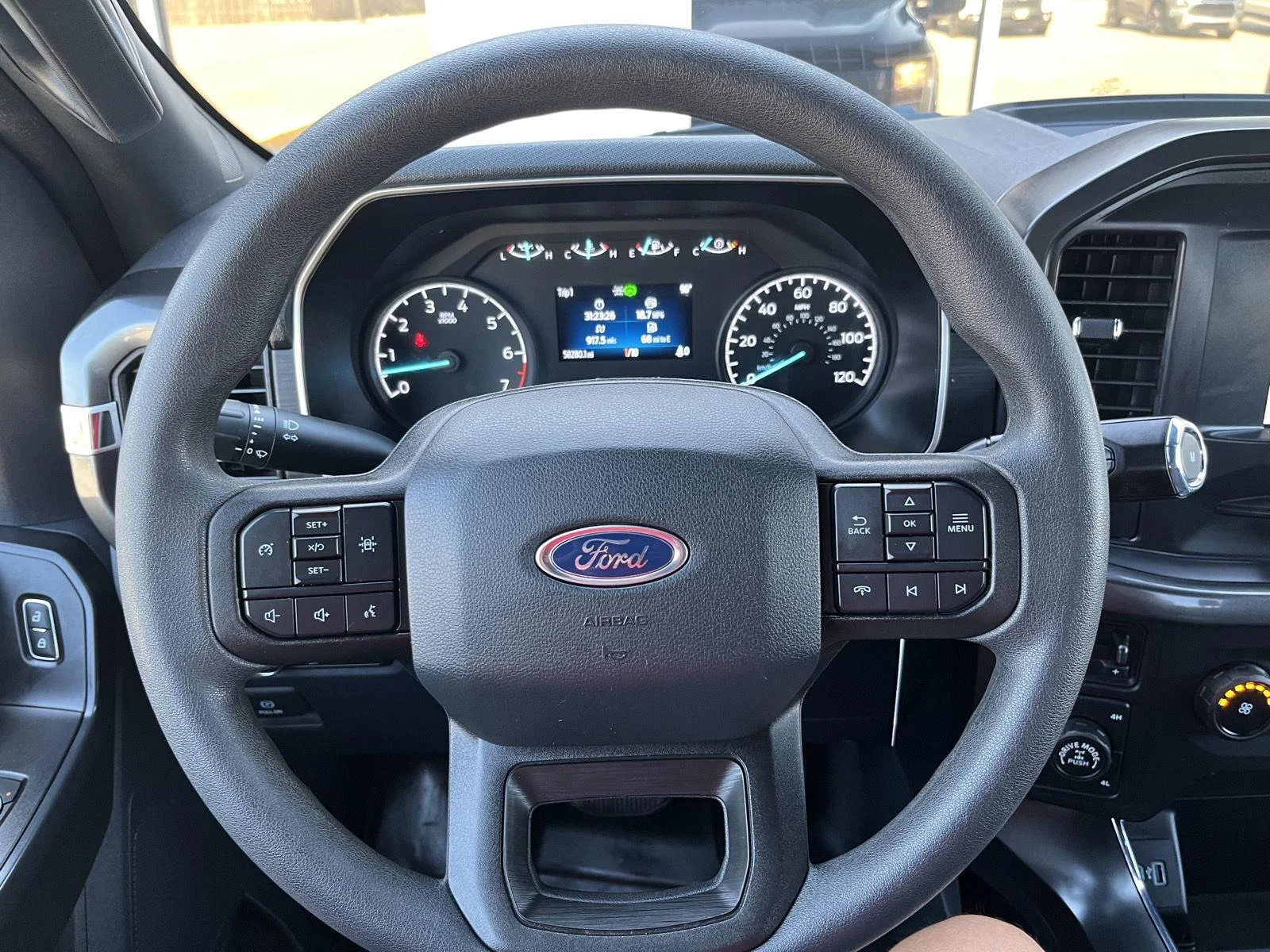 Used 2022 Atlas Blue Metallic Ford XL image 17