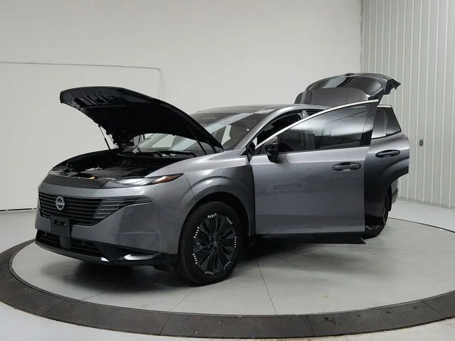 Used 2026 Gray Nissan Platinum image 11