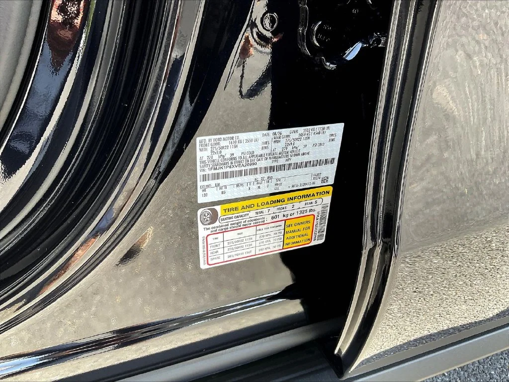 New 2027 Agate Black Metallic Ford MAX King Ranch® image 8