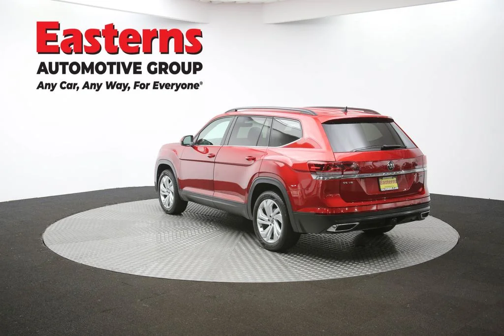 Used 2022 Red Volkswagen 3.6L V6 SE w/Technology image 60
