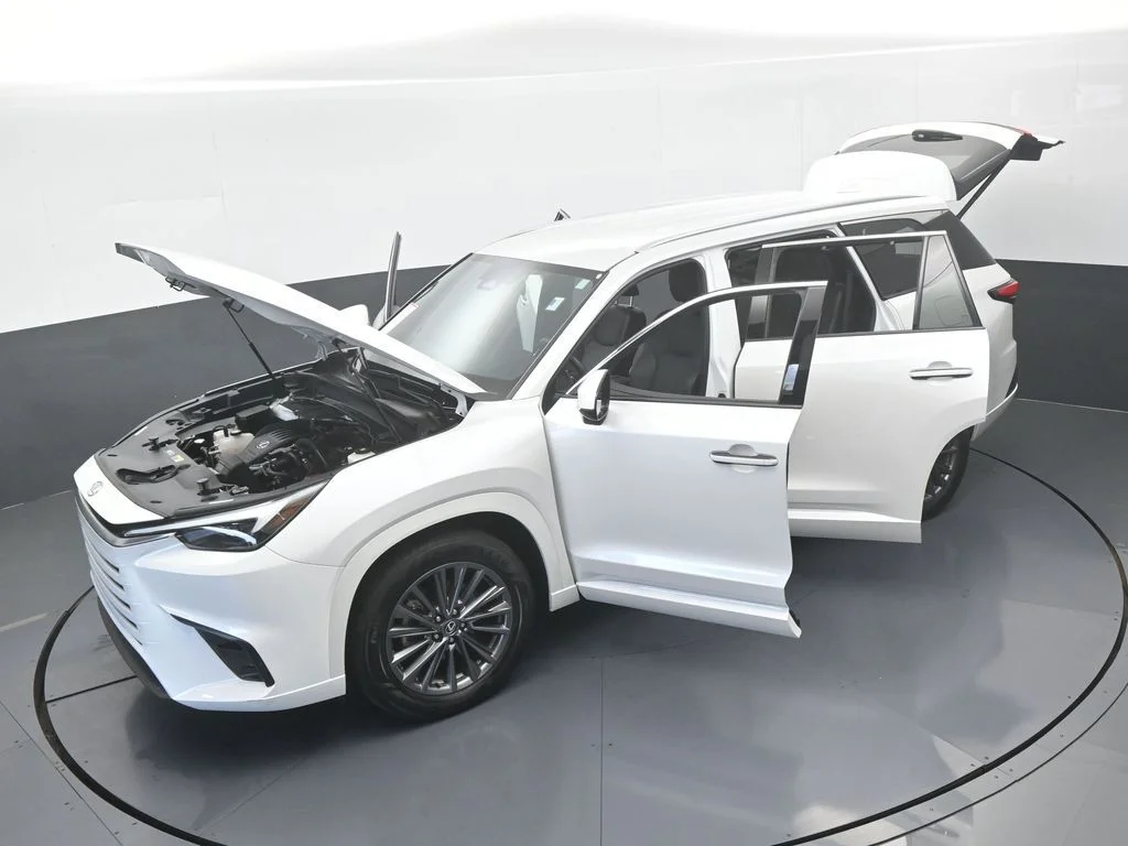 Used 2024 White Lexus 350 Premium image 63