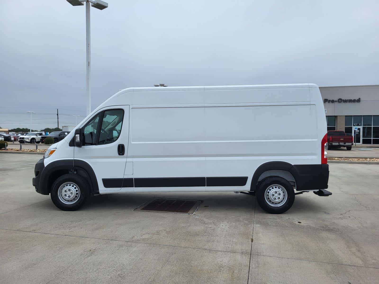 New 2026 Bright White Clear-Coat Exterior Paint RAM Tradesman image 2