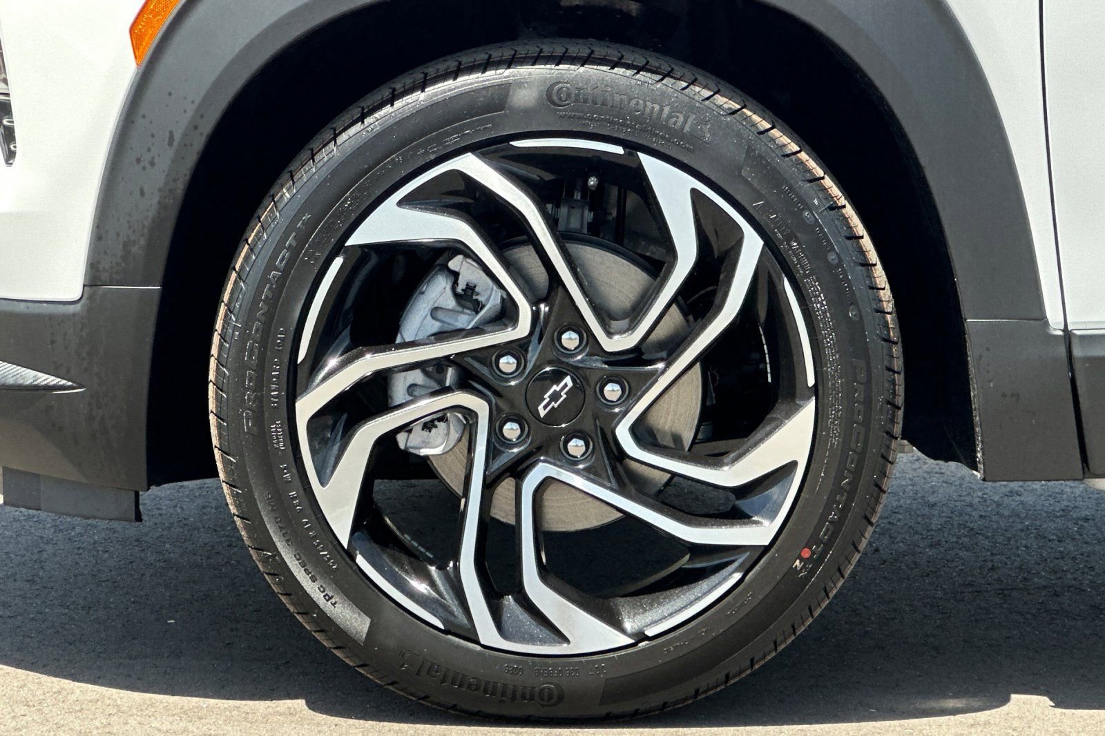 New 2026 Iridescent Pearl Tricoat Chevrolet RS image 25