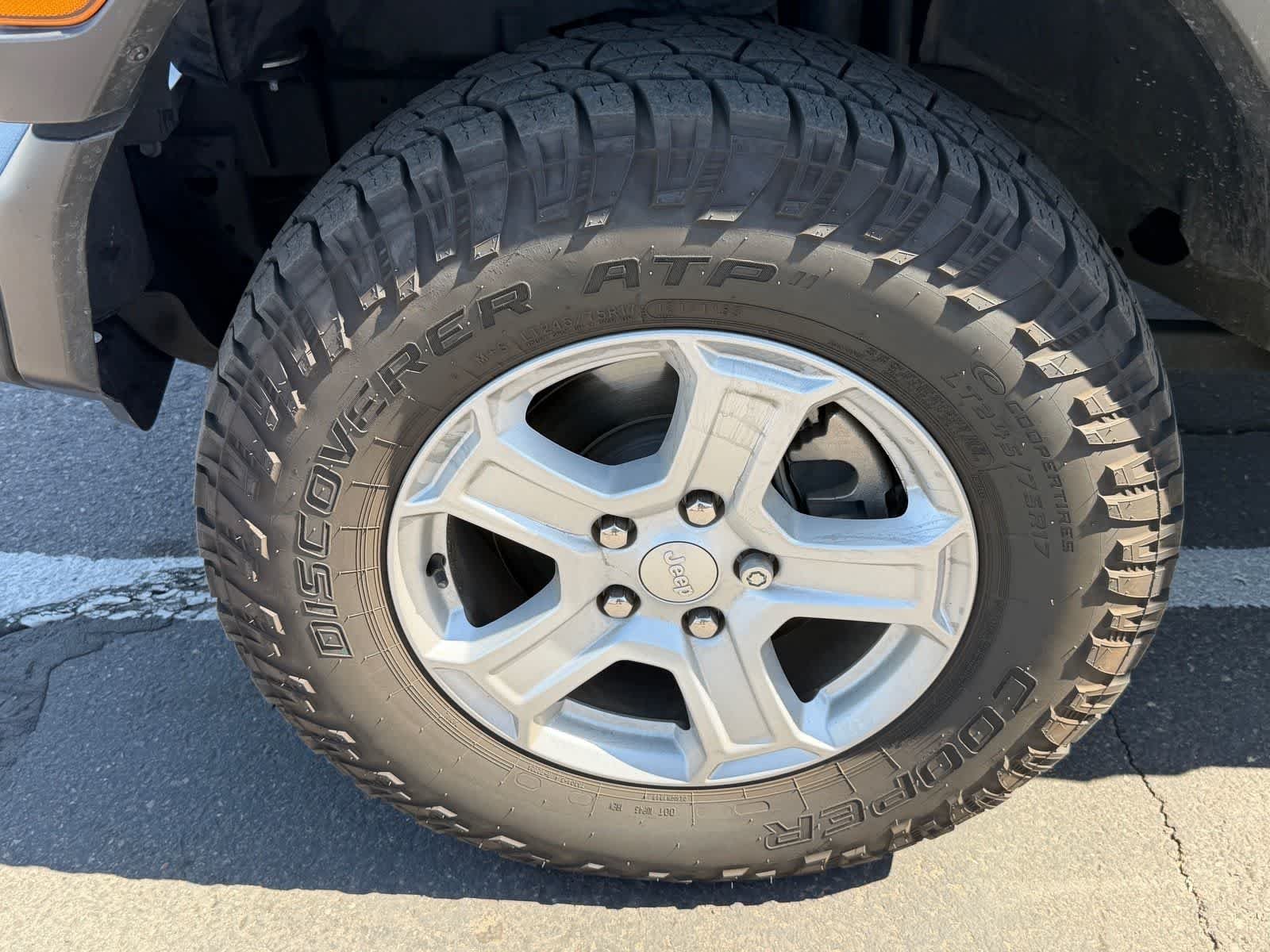 Used 2021 Granite Crystal Metallic Clearcoat Jeep Unlimited Sport S image 5