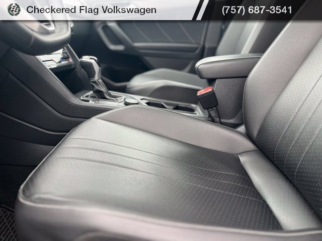 Used 2022 Platinum Gray Metallic Volkswagen 2.0T SE image 24