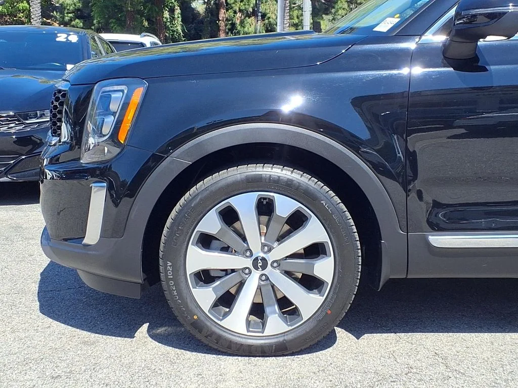 Certified Used 2022 Black Kia EX image 16
