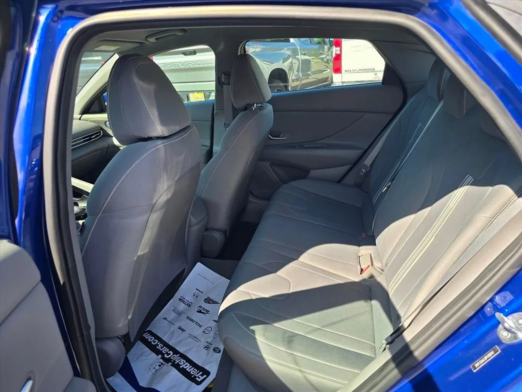 Used 2023 Blue Hyundai SEL image 12