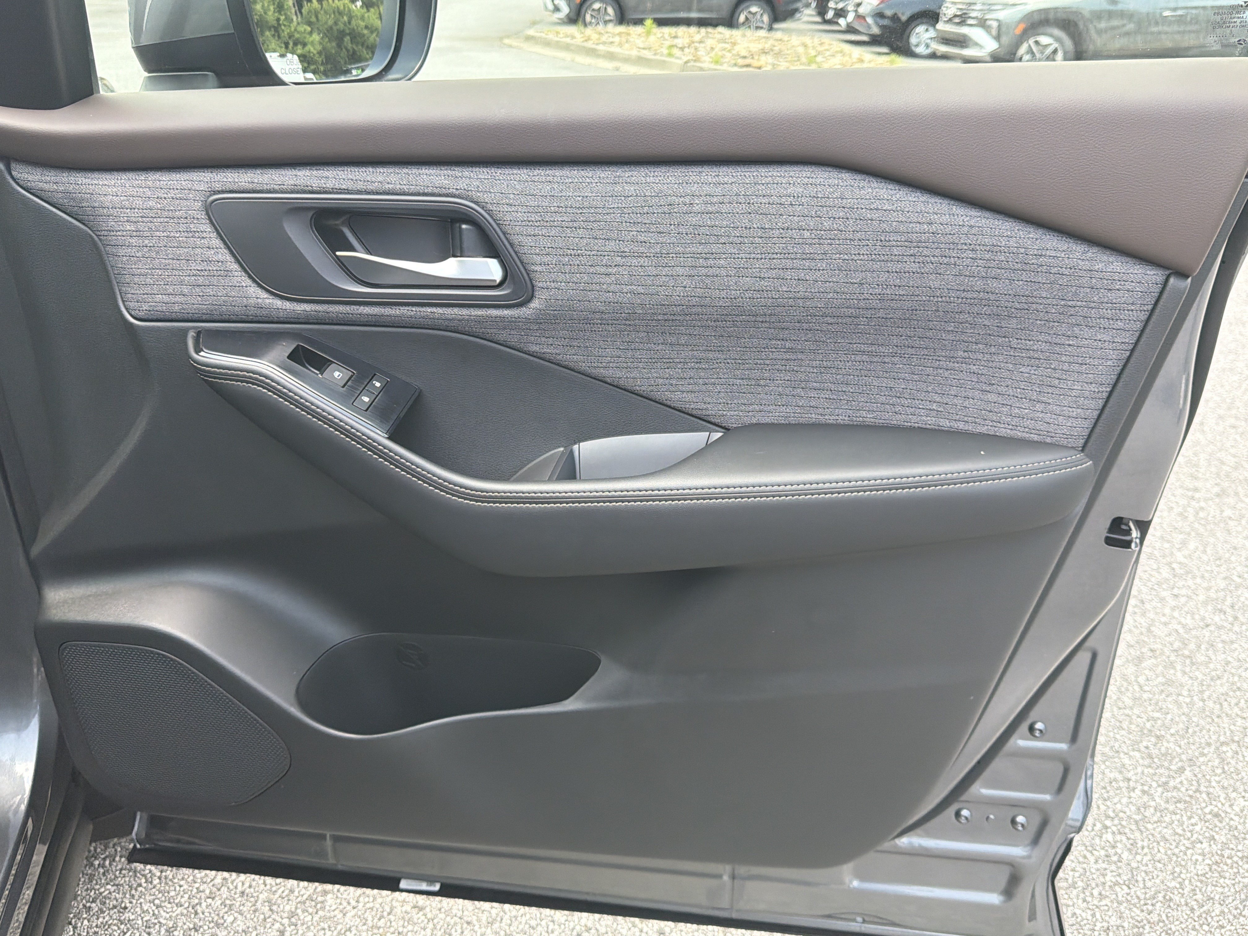 Used 2023 Gun Metallic Nissan SV image 17