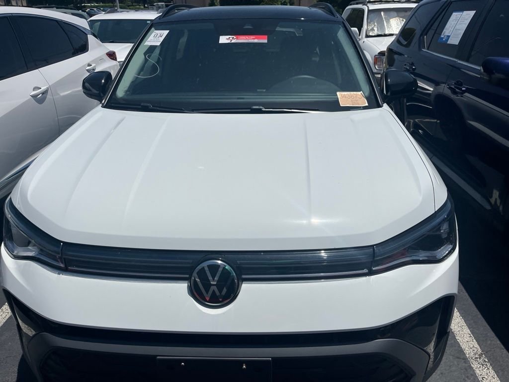 Used 2025 Pure White Volkswagen 1.5T SE Black image 2