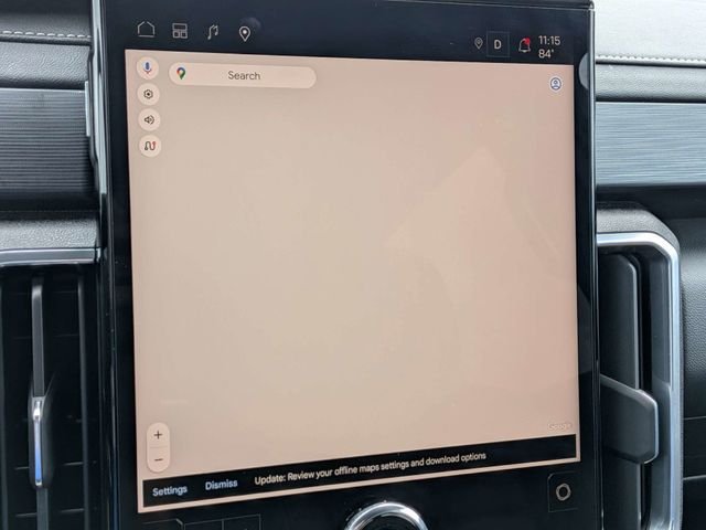 Used 2024 White GMC Elevation image 21