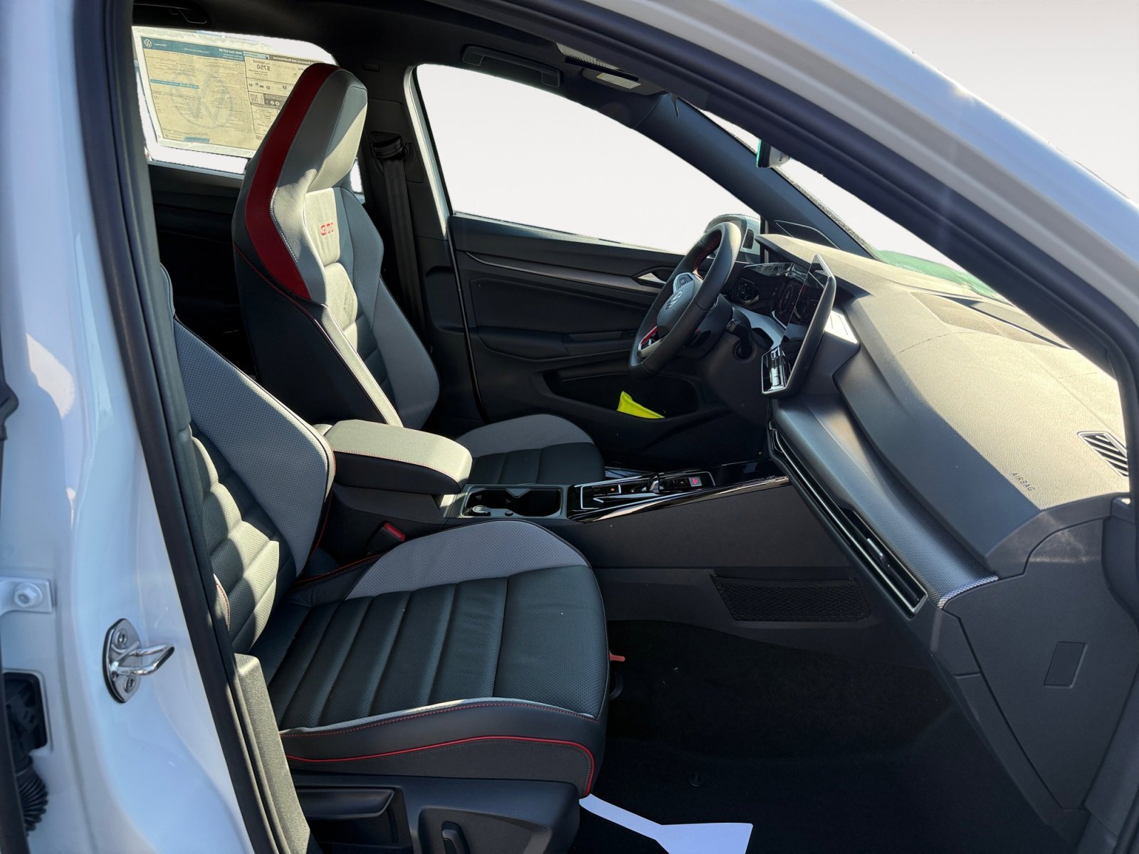 New 2026 Opal White Pearl Volkswagen SE image 19