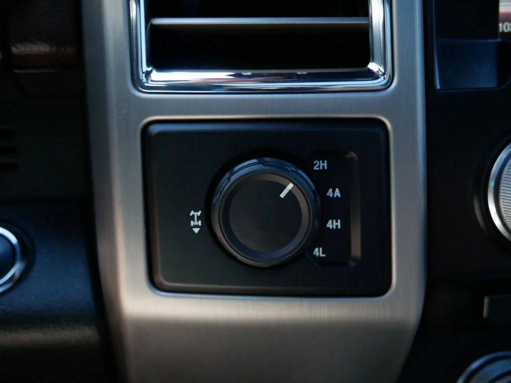Used 2015 White Ford Platinum image 25