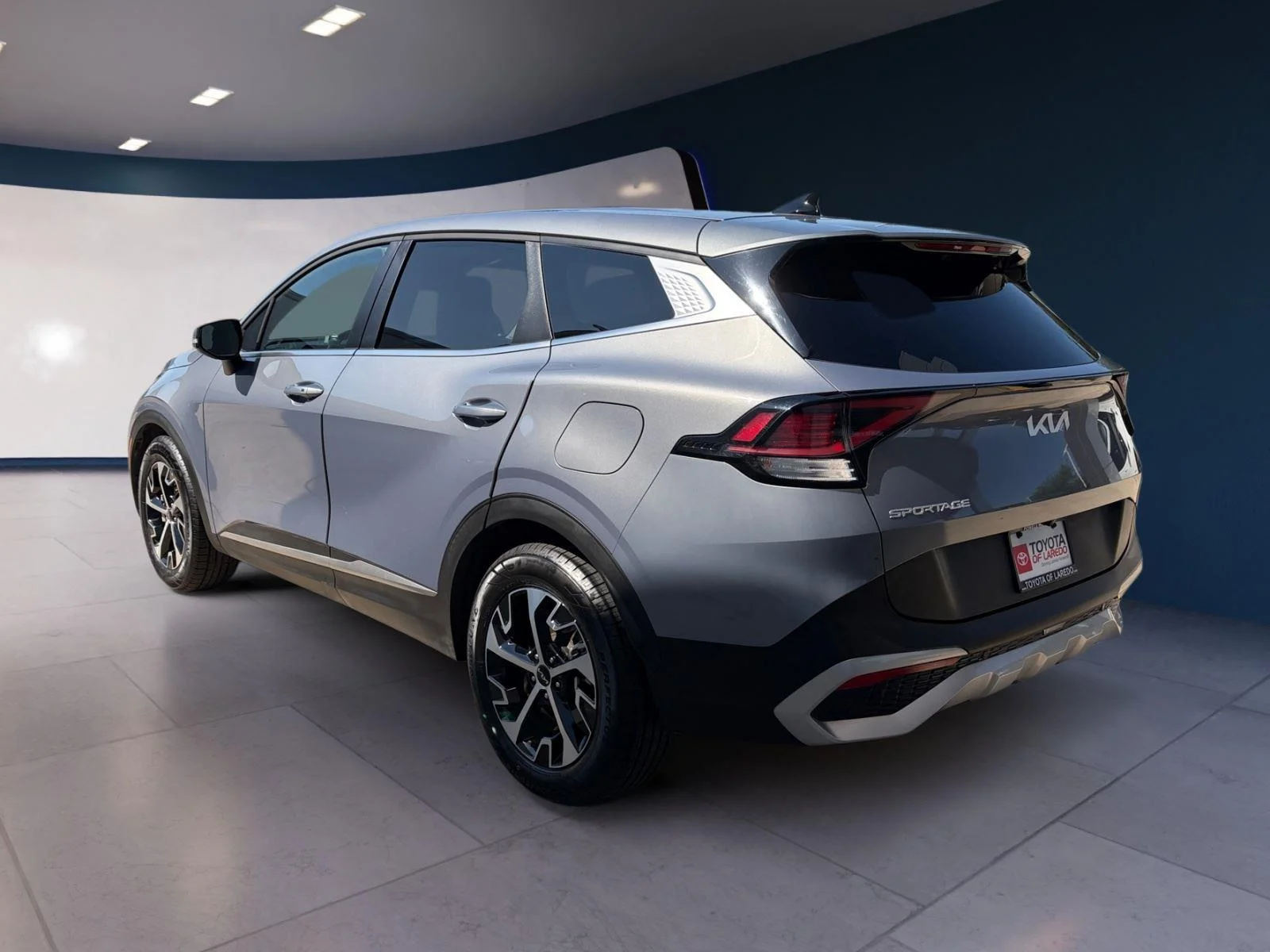 Used 2024 Everlasting Silver Kia EX image 3