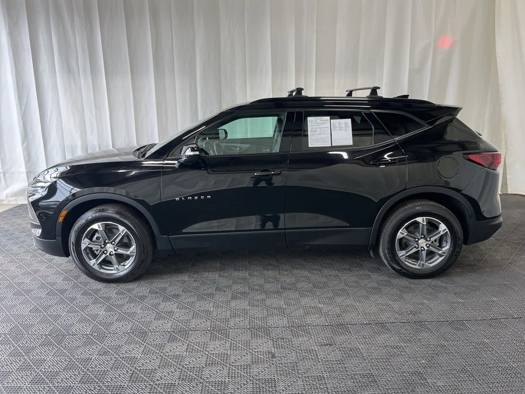 Used 2023 Black Chevrolet LT image 25