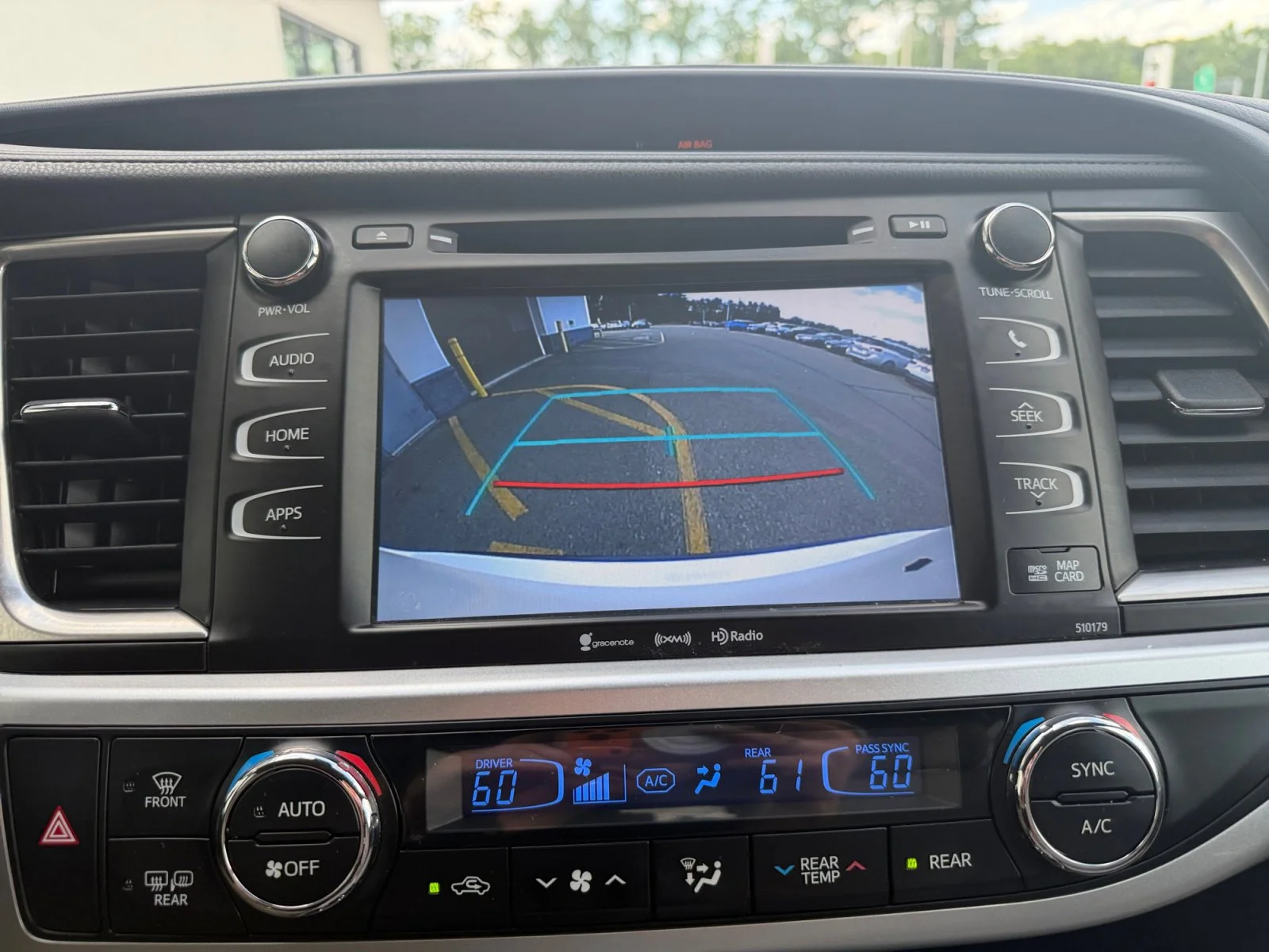 Used 2017 Blizzard Pearl Toyota XLE image 21