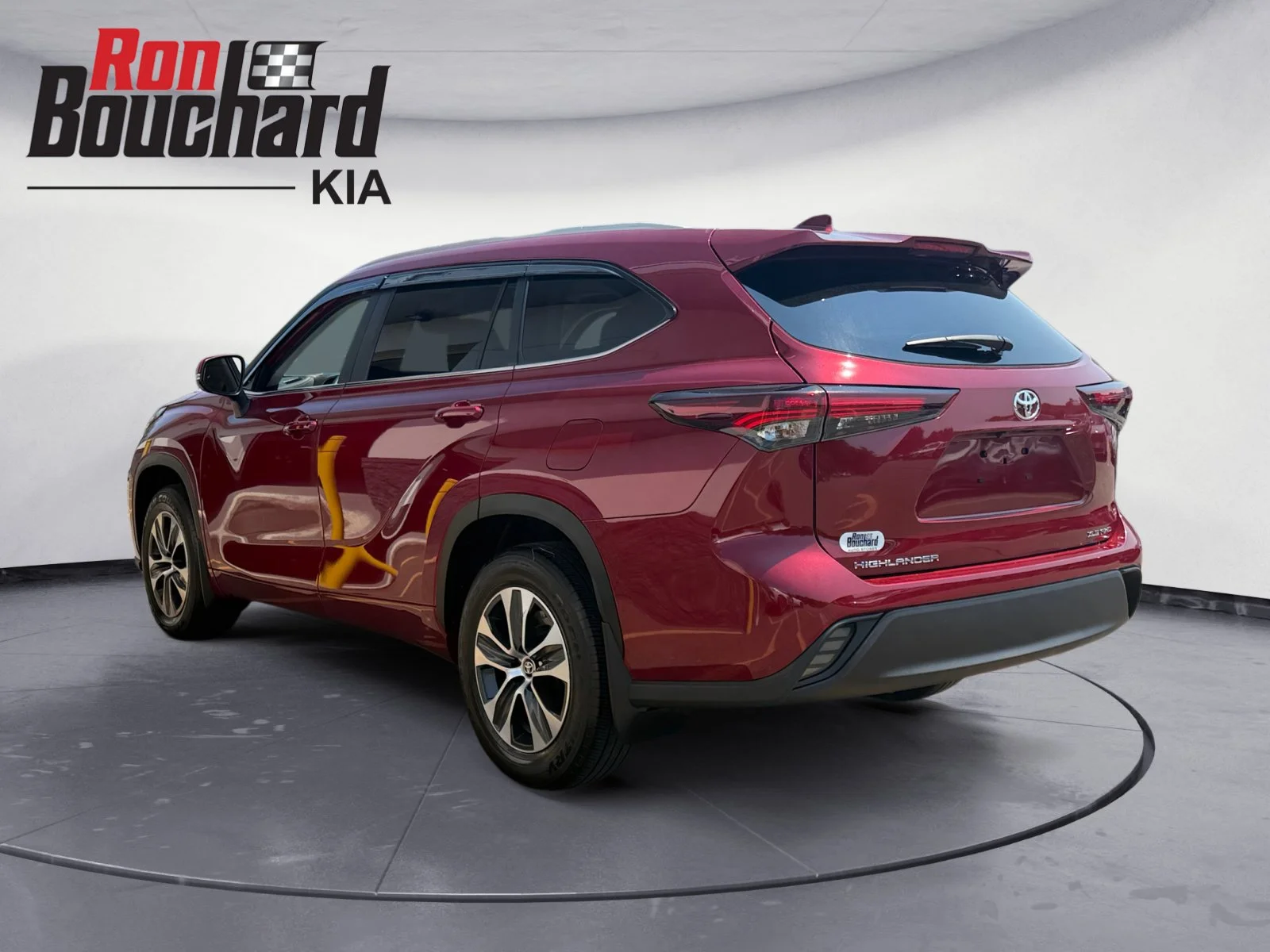 Used 2024 Ruby Flare Pearl Toyota XLE image 4