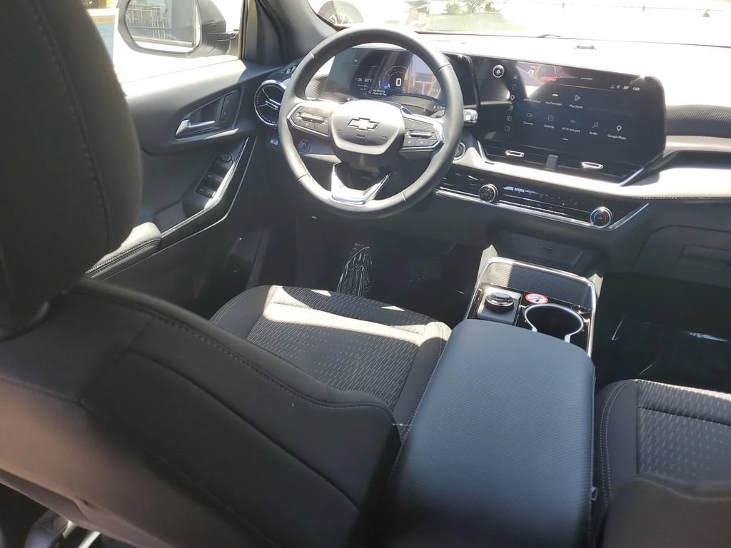 Used 2026 Summit White Chevrolet LT image 11