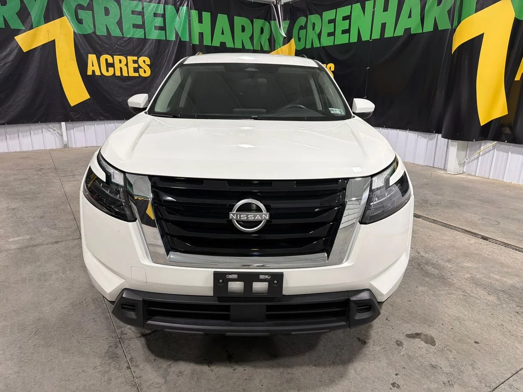 Used 2025 Glacier White Nissan SV image 11