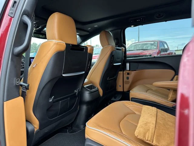 Used 2022 Red Chrysler Pinnacle image 16