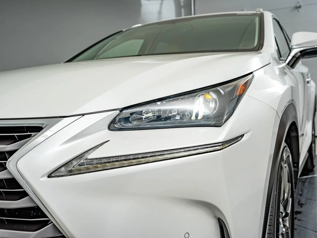Used 2015 White Pearl Lexus 200t image 13