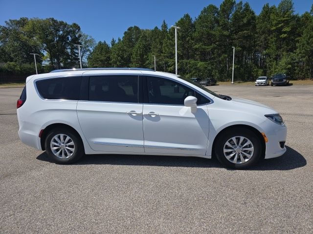 Used 2018 Bright White Clearcoat Chrysler Touring L image 5