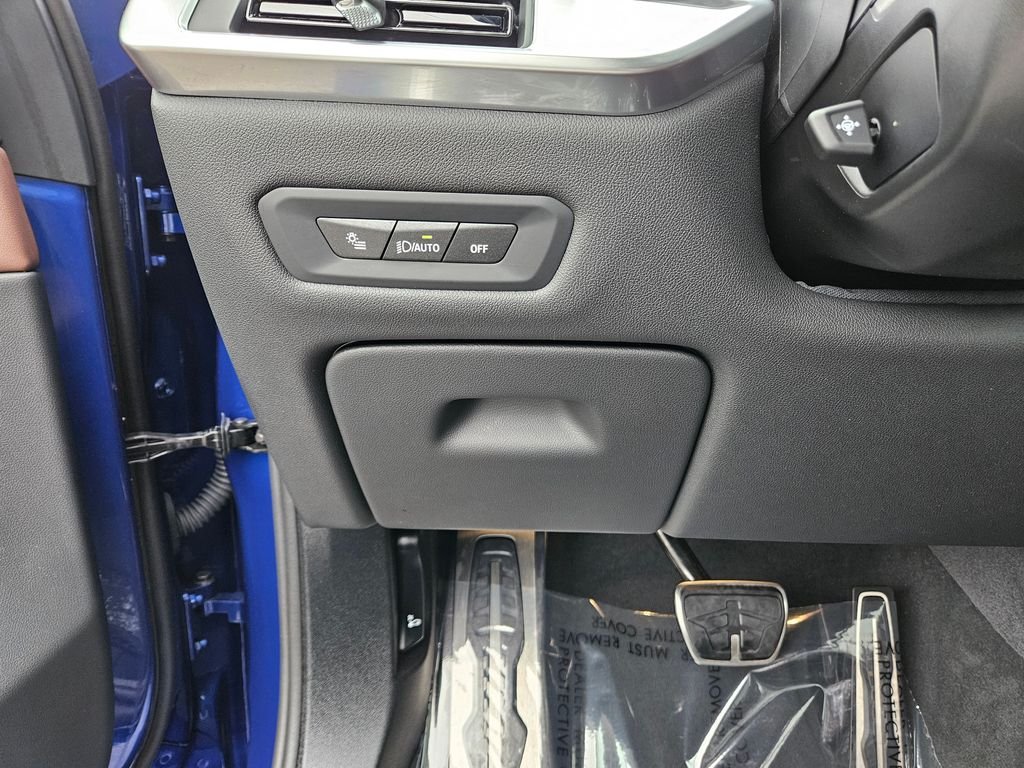 Used 2026 Marina Bay Blue Metallic BMW M60i image 31