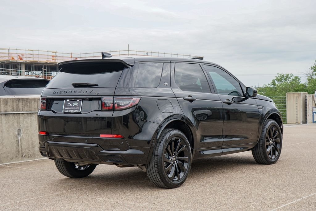 Used 2025 Santorini Black Metallic Land Rover SE image 9