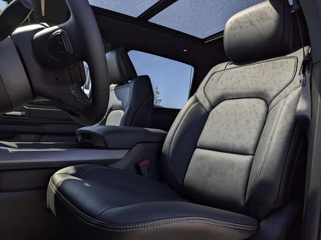 New 2026 Black RAM Sport - - 14.4 Display - 19 Spkr Harmon/Kardon - Pano Sunroof - Power Tailgate & More! image 13