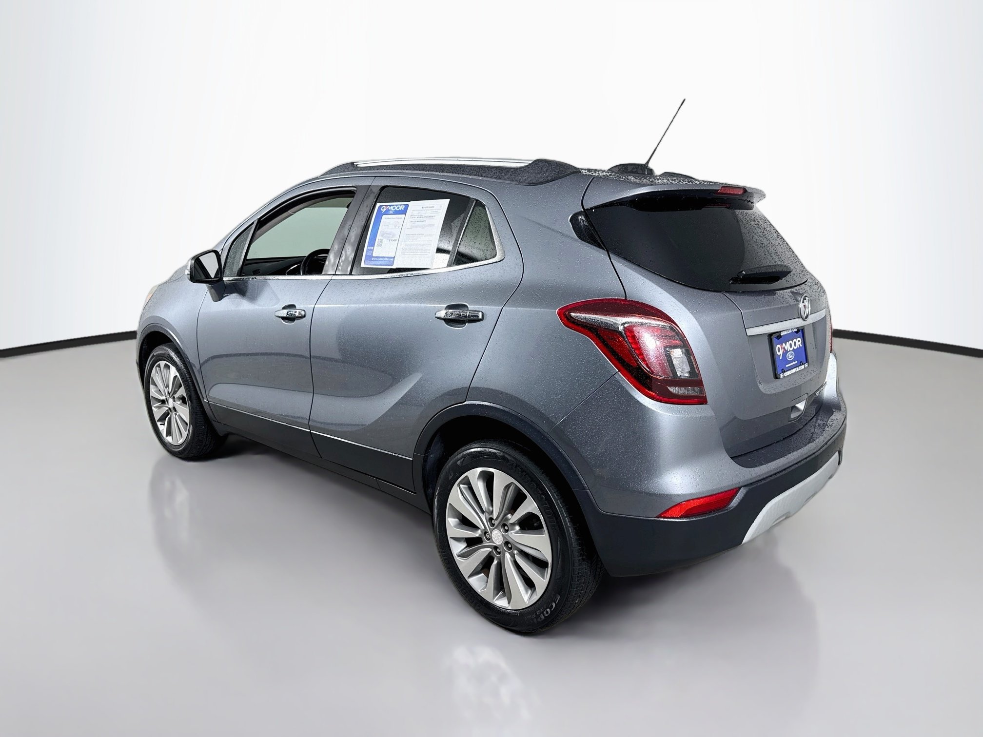 Used 2019 Gry Buick Preferred image 9