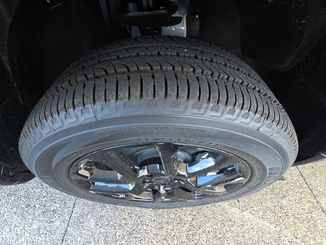New 2026 Bright White Clearcoat Jeep Latitude image 28